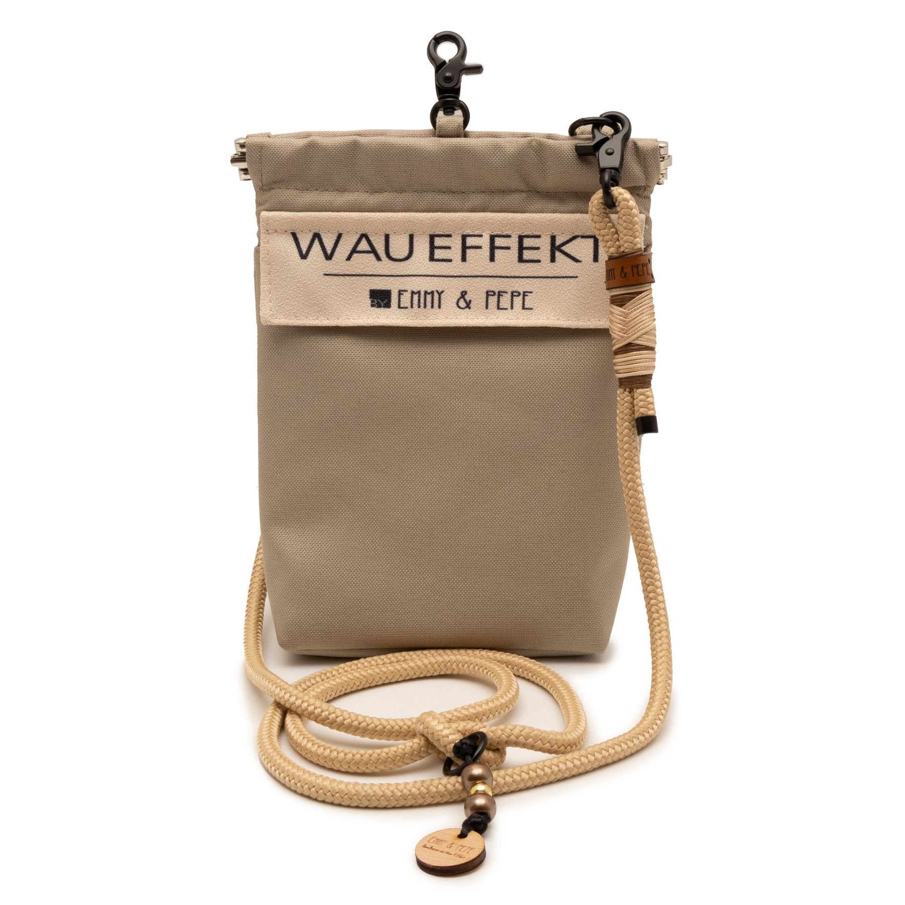 EMMY & PEPE Wau-To-Go Dune in Beige Leckerlibeutel und Gassitasche freigestellt mit Taugurt und kompaktem Design