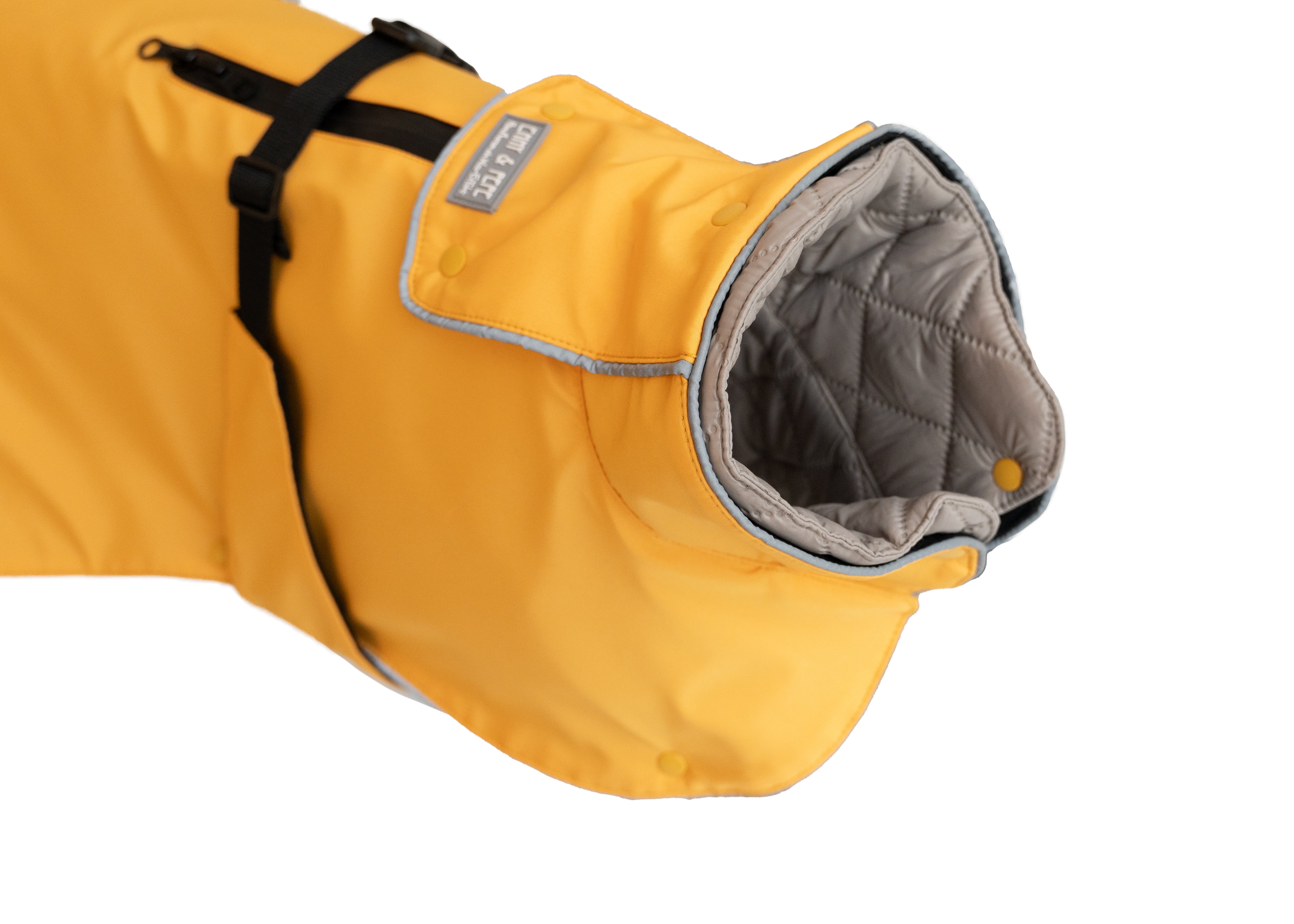 Kragen des Wau-Coat Hundemantel mit herausnehmbarem Innenfutter – 2-in-1 Regen- und Wintermantel für Hunde in Mustard
