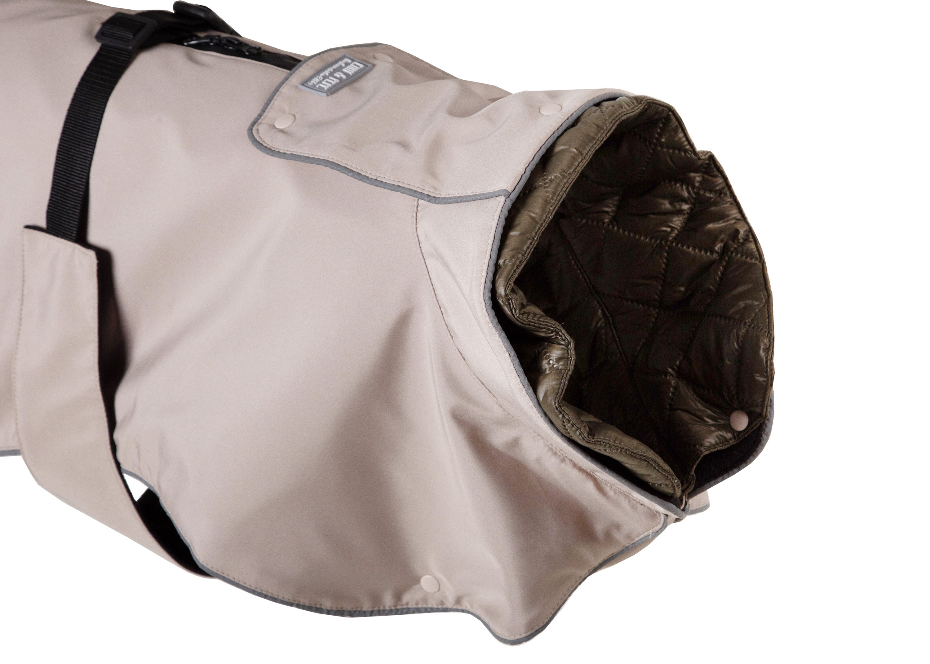Kragen des Wau-Coat Hundemantel mit herausnehmbarem Innenfutter – 2-in-1 Regen- und Wintermantel für Hunde in Taupe