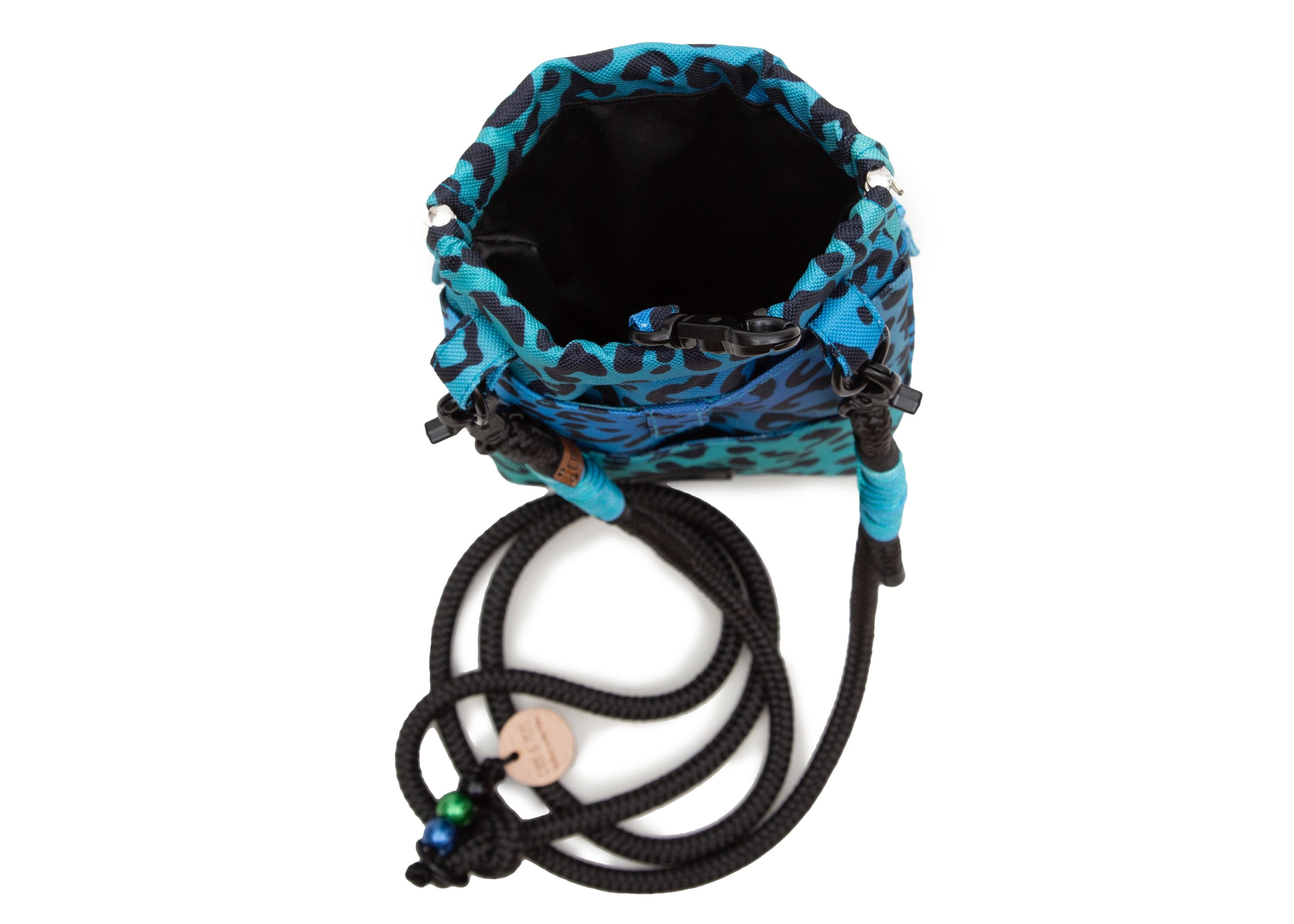 Wau-to-go Gassitasche, Modell Leo Aqua, blau mit Leomustermit praktischem Umhängegurt und vielen Fächern