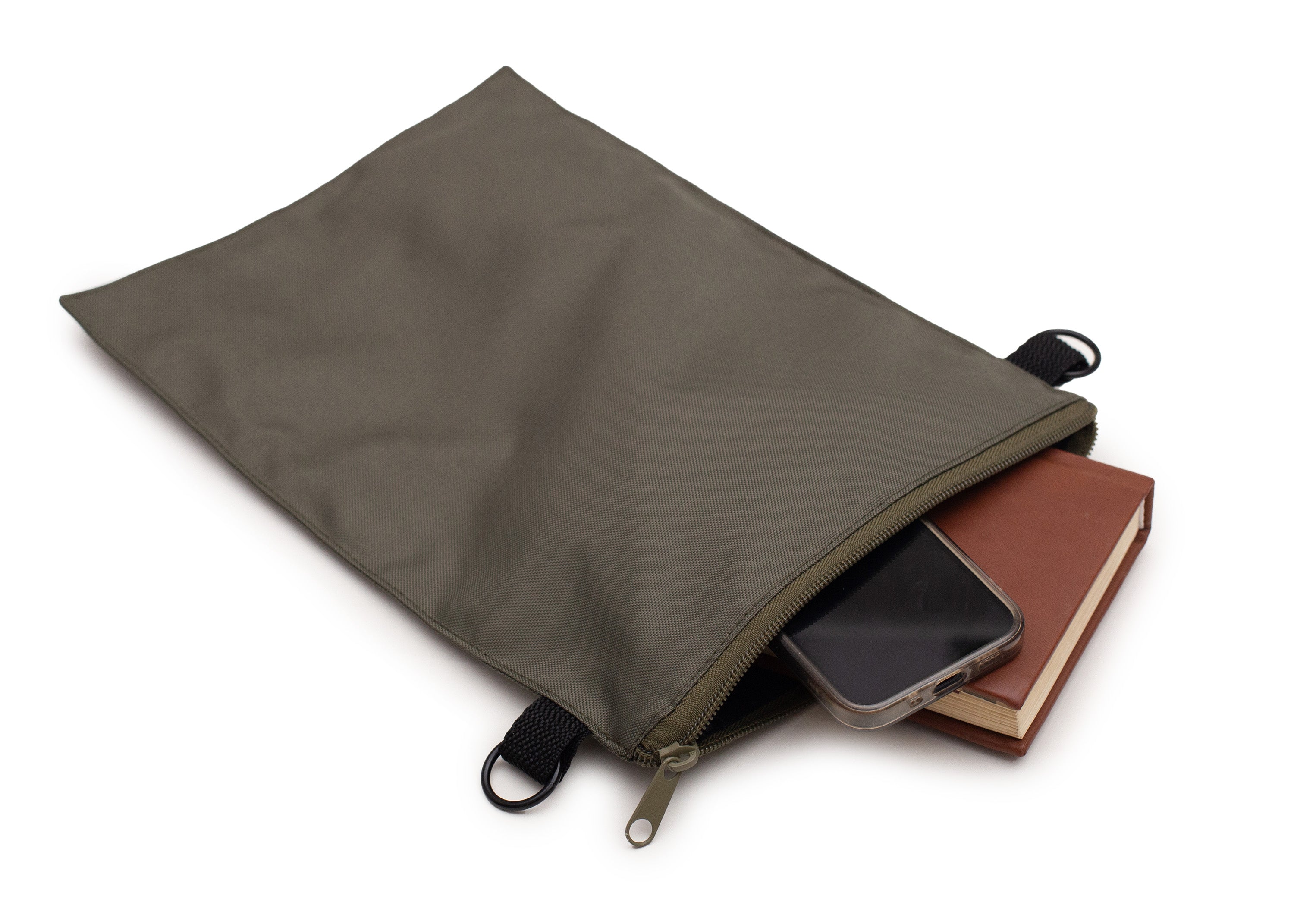 Innentasche des Wau-Backpack Lothar als Handtasche mit geöffnetem Reißverschlussfach