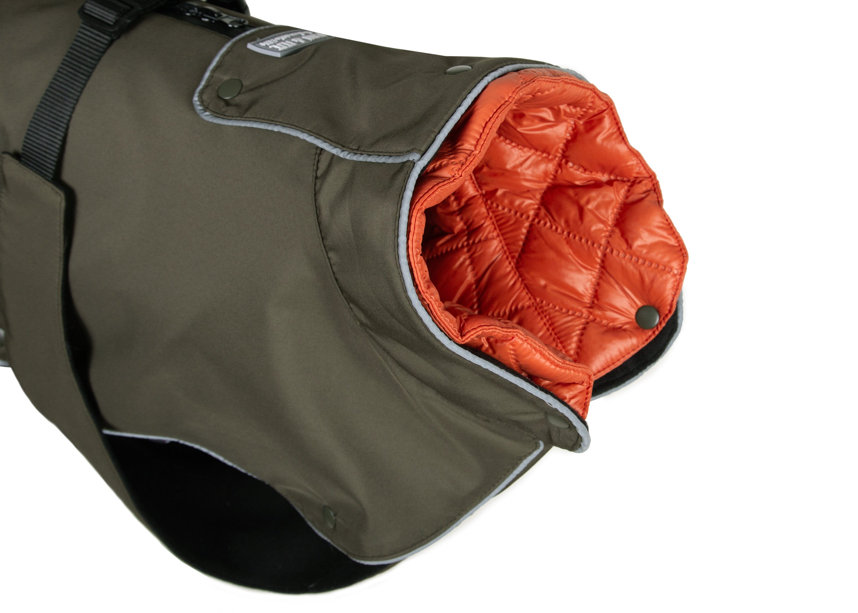 Wau-Coat 2 in 1 Hundemantel, Regen- und Wintermantel in einem, Modell Olive, Innenfutter Orange - hoher Kragen schützt den Nacken