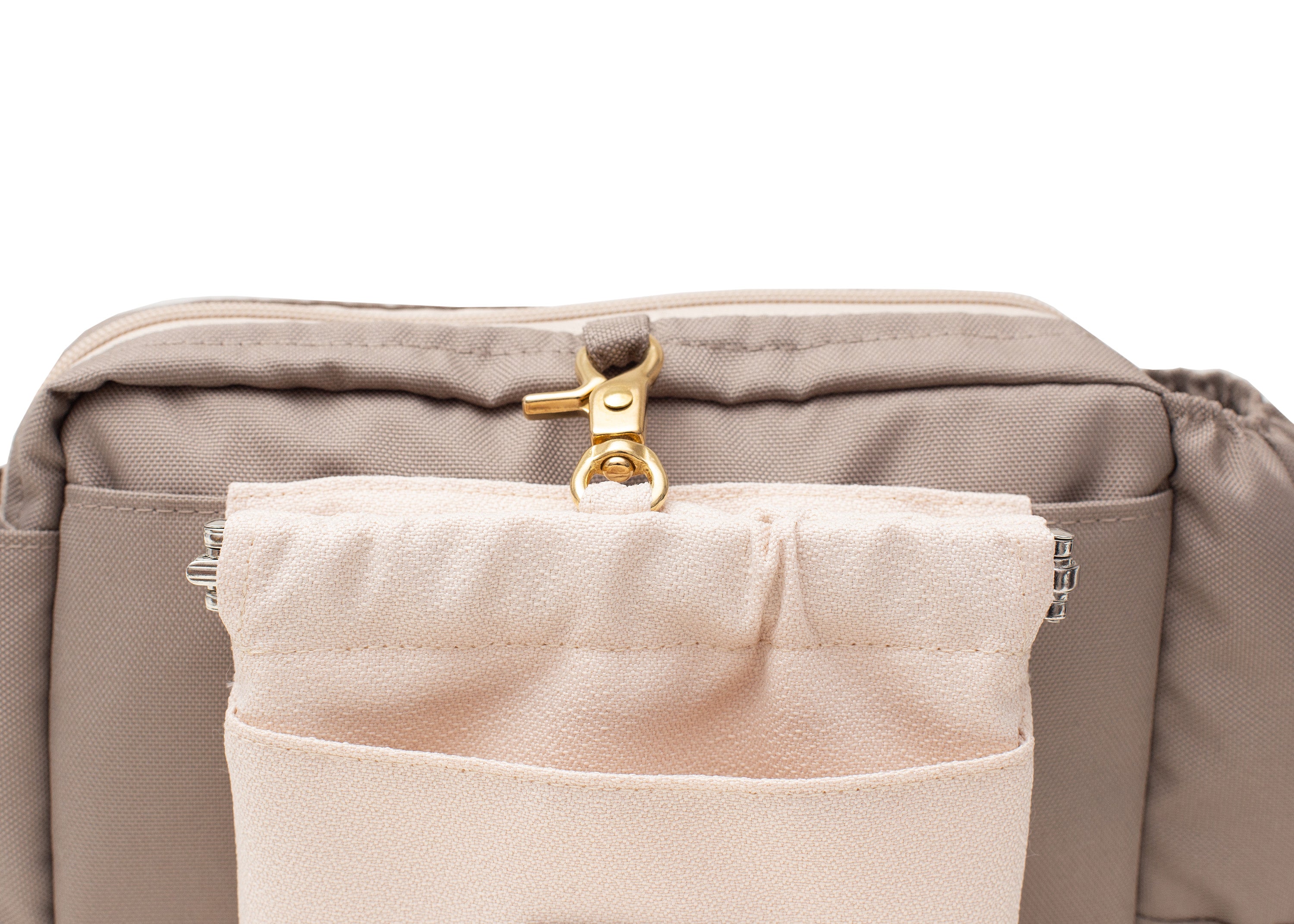 Wau-Pack große Gassitasche, Modell Heidi, Tasche in dunklerem Braun, Leckerlitasche hell - mit verschiedenen Gurtlängen