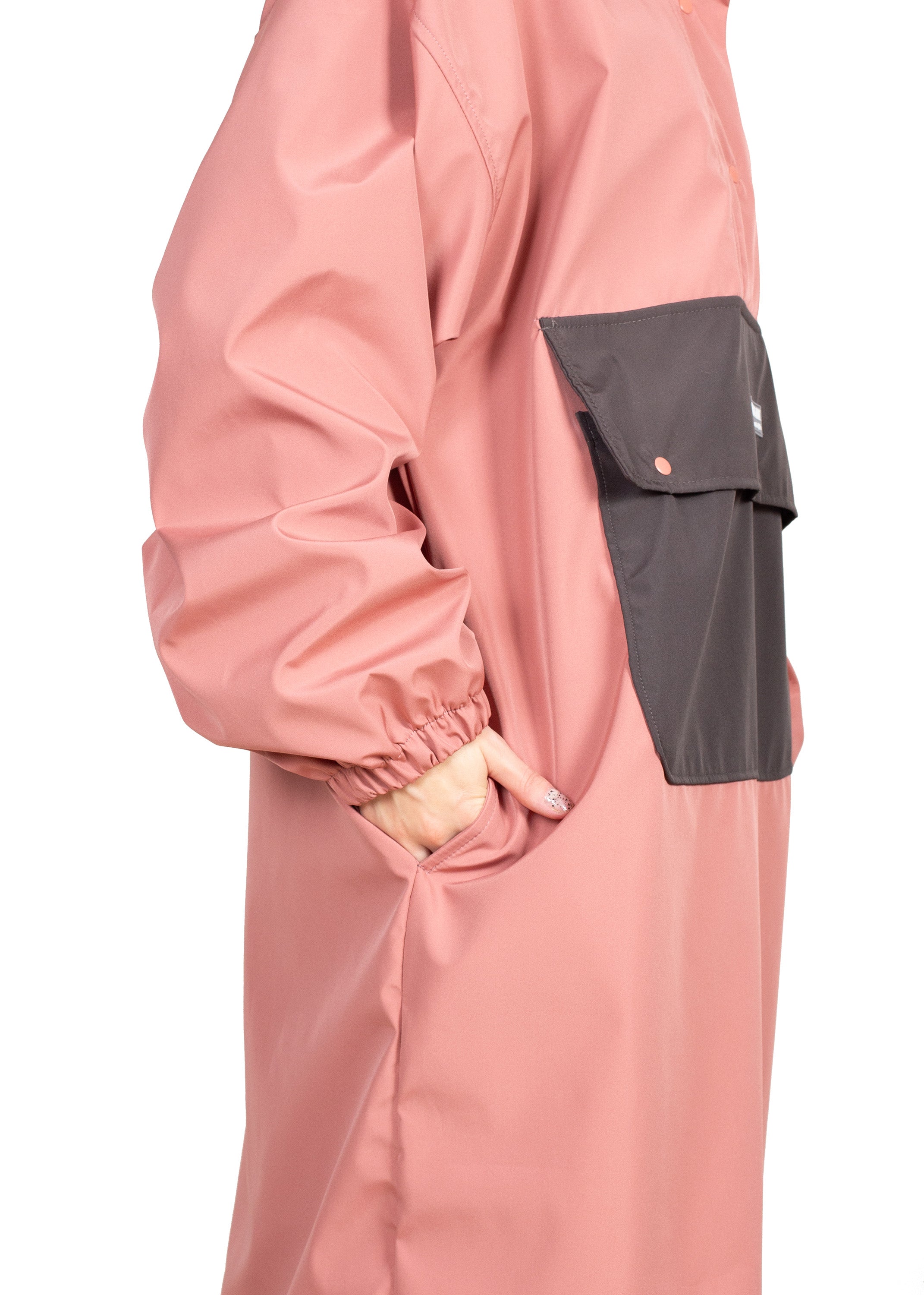 Wau-Poncho Regenponcho, Modell Rosa-Anthrazit - praktische Seitentaschen für Leckerlis und Co