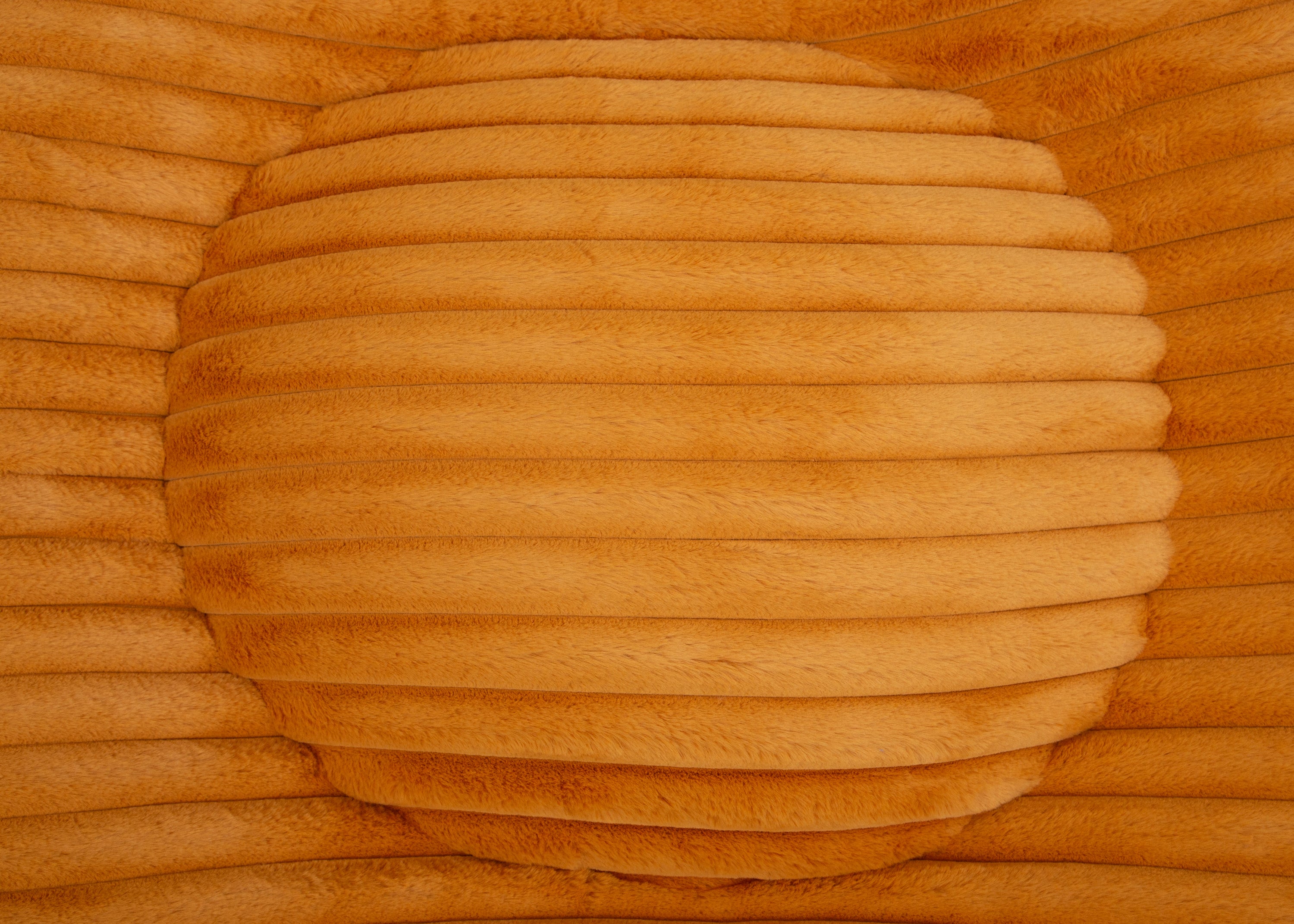 orthopaedisches Hundebett Wau-Bed Kuschelcord Big für Hunde Detailbild des Stoffes in der Farbe Mustard von EMMY & PEPE