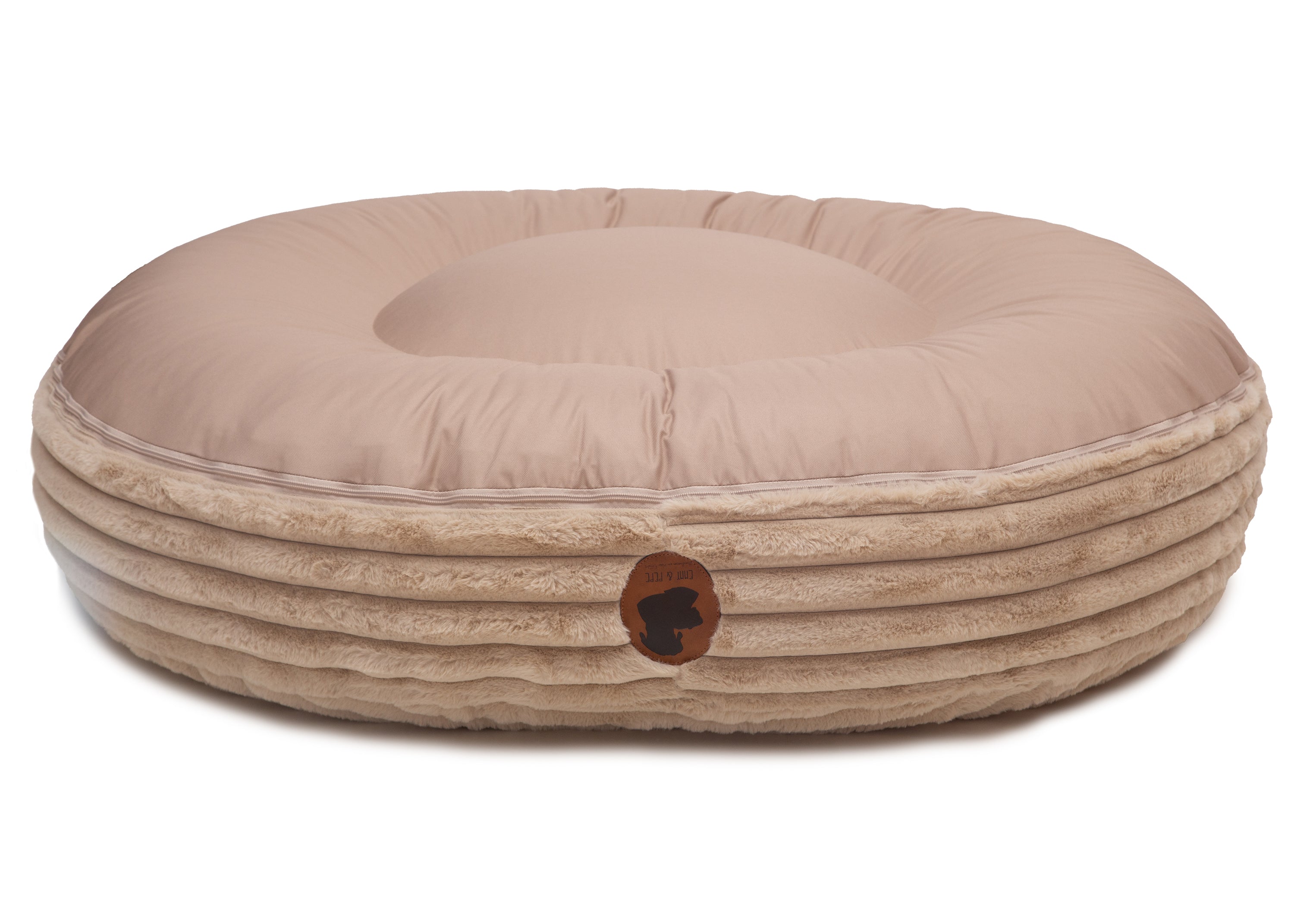 Sommerseite des orthopaedisches HundebettsKuschelcord Big für Hunde auf weißem Hintergrund in der Farbe Creme in Oval von EMMY & PEPE