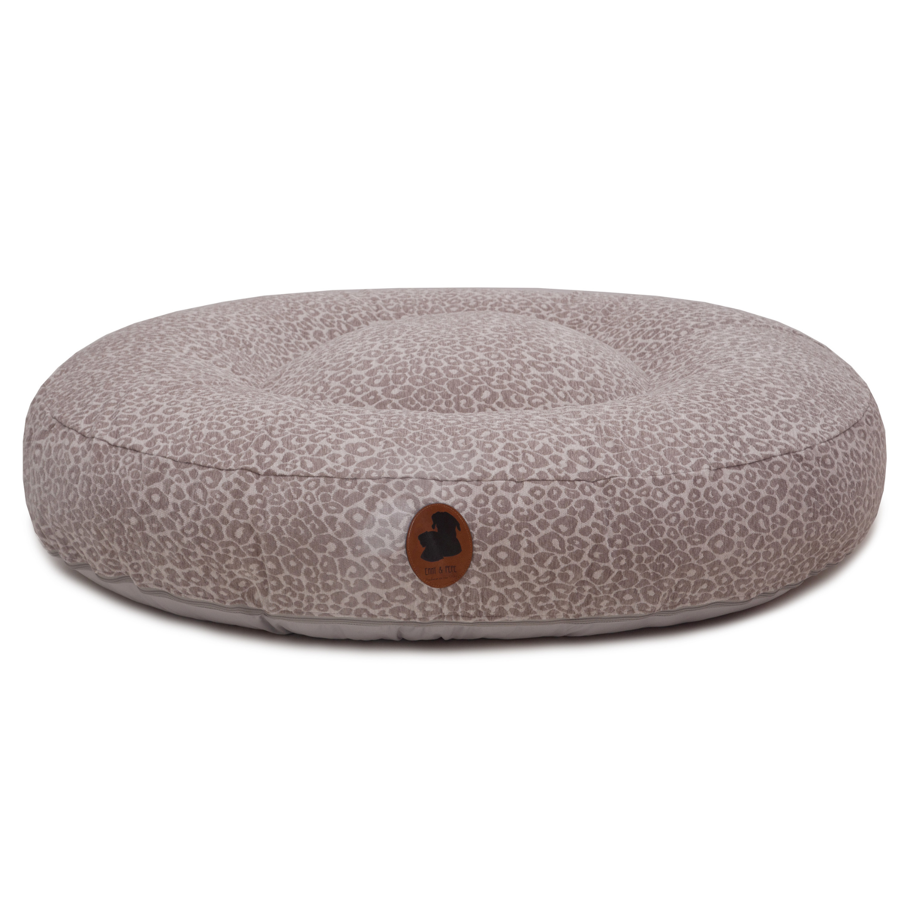 orthopaedisches Hundebett Wau-Bed Leo Stone für Hunde auf weißem Hintergrund in der Farbe Grau/Creme in Oval von EMMY & PEPE