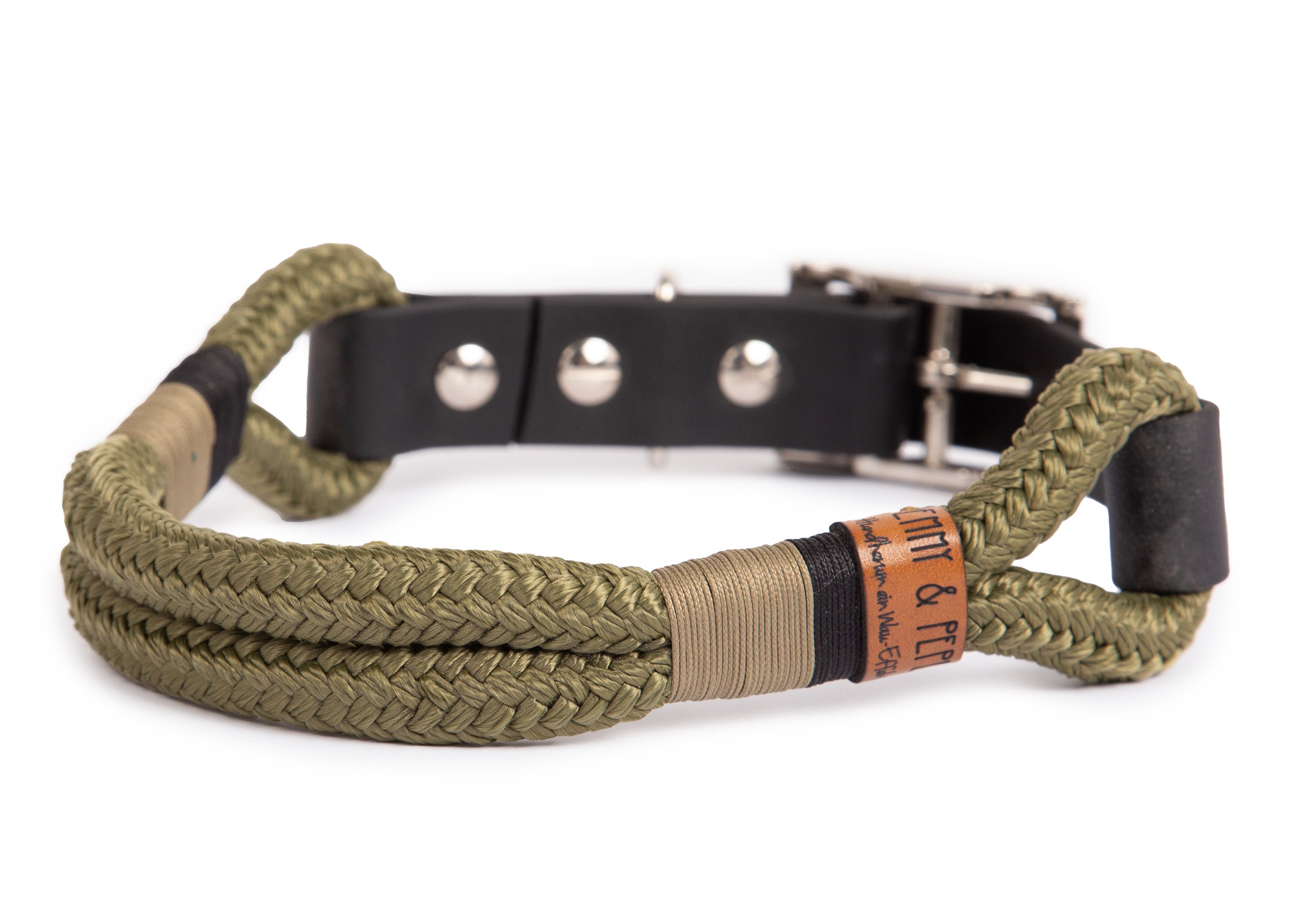 Handgefertigtes Tauhalsband ohne Perlen in Olive mit olive-schwarzer Takelung und Biothane-Verschluss für Hunde – robust, vegan und individuell verstellbar von EMMY&PEPE