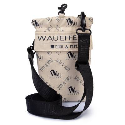 Gassitasche Wau-to-go "Wau-Effekt" Creme in Creme mit weißem Logoaufdruck mit Schultergurt und mehreren praktischen Fächern