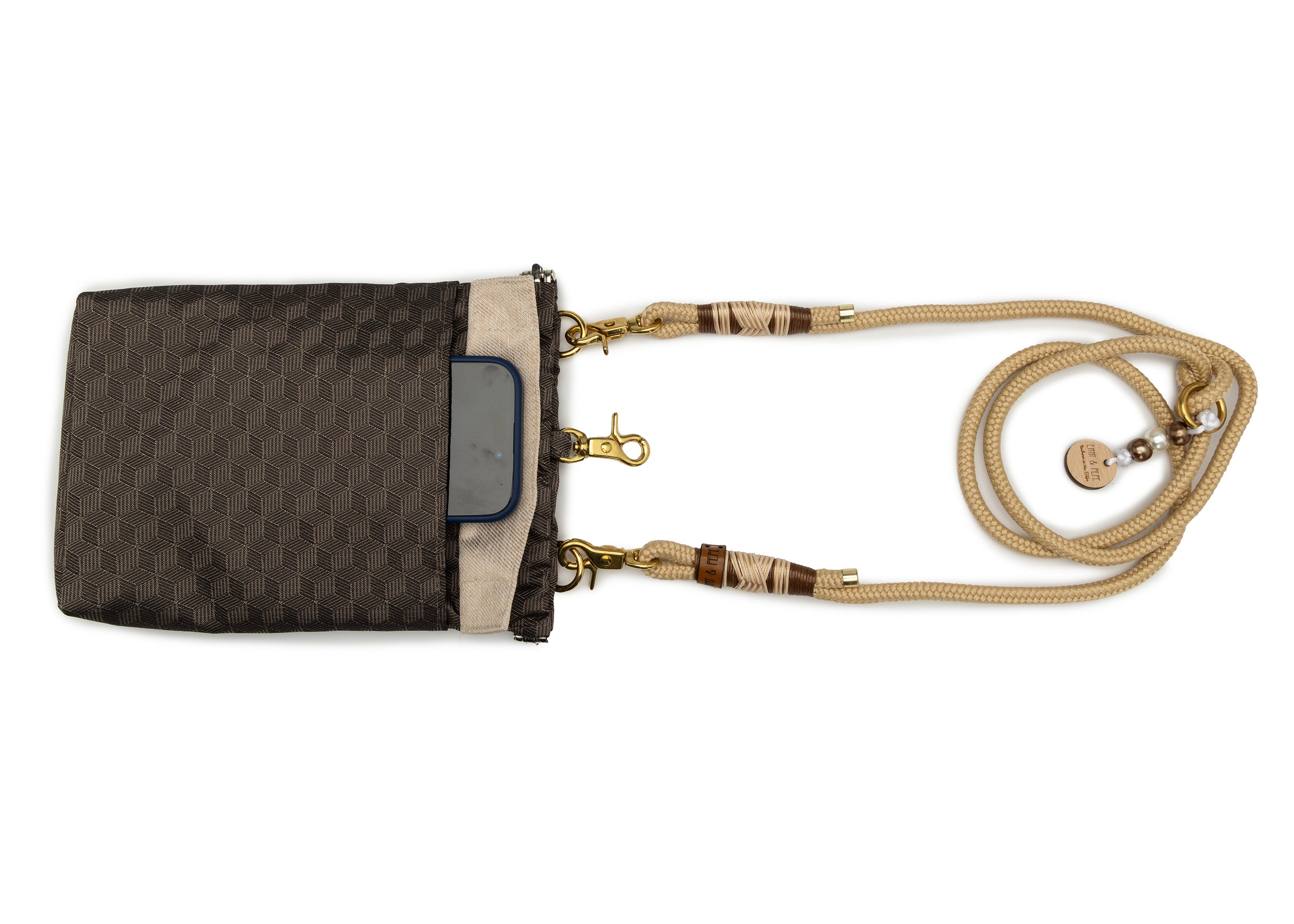 EMMY & PEPE Wau-To-Go Hazel in Braun und Creme Leckerlibeutel und Gassitasche von vorne mit magnetischem Fach für Handy, Schlüssel oder Portemonnaie