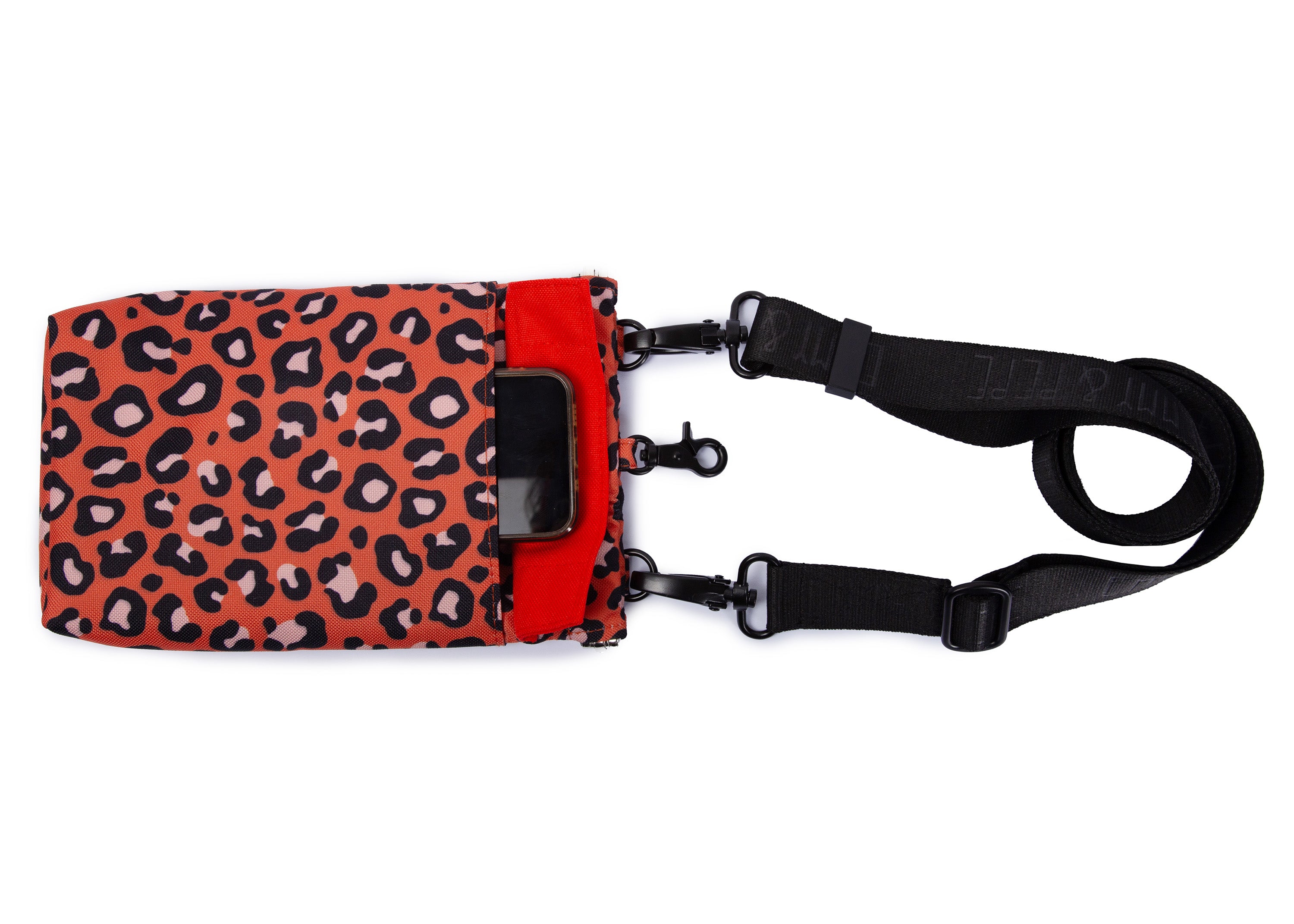 EMMY & PEPE Wau-To-Go Leo Orange Leckerlibeutel und Gassitasche von vorne mit magnetischem Fach für Handy, Schlüssel oder Portemonnaie