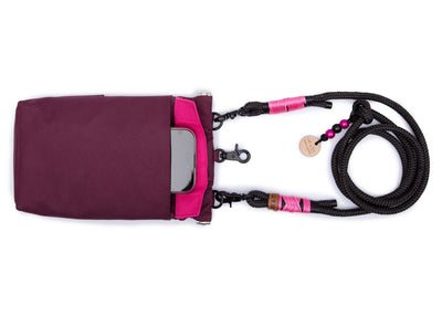 EMMY & PEPE Wau-To-Go Pink Berry Leckerlibeutel und Gassitasche von vorne mit magnetischem Fach für Handy, Schlüssel oder Portemonnaie