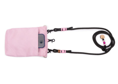 EMMY & PEPE Wau-To-Go Rosi in Rosa Leckerlibeutel und Gassitasche von vorne mit magnetischem Fach für Handy, Schlüssel oder Portemonnaie