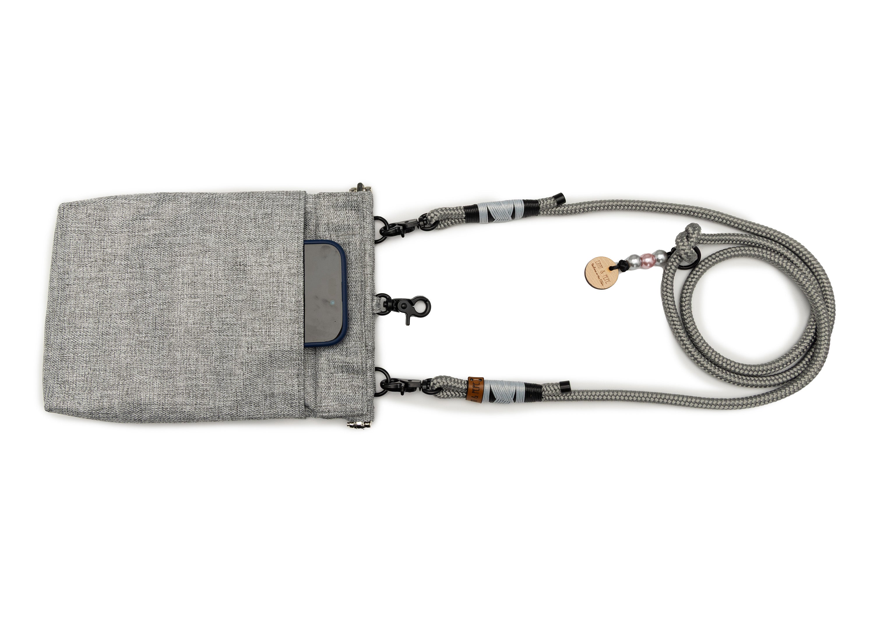 EMMY & PEPE Wau-To-Go Stone in Grau Leckerlibeutel und Gassitasche von vorne mit magnetischem Fach für Handy, Schlüssel oder Portemonnaie