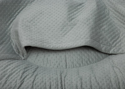 Wau-Bed orthopädisches Hundebett mit Höhle Dot Taupe / Oval / S (80x60cm),Taupe / Oval / M (100x80cm),Taupe / Oval / L (120x100cm),Taupe / Oval / XL (140x120cm),Taupe / Eckig / S (80x60cm),Taupe / Eckig / M (100x80cm),Taupe / Eckig / L (120x100cm),Taupe / Eckig / XL (140x120cm),Dark Grey / Oval / S (80x60cm),Dark Grey / Oval / M (100x80cm),Dark Grey / Oval / L (120x100cm),Dark Grey / Oval / XL (140x120cm),Dark Grey / Eckig / S (80x60cm),Dark Grey / Eckig / M (100x80cm),Dark Grey / Eckig / L (120x100cm),Dark