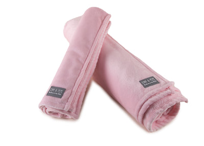 Wau-Blanket Hundedecke Rosa aufgerollt