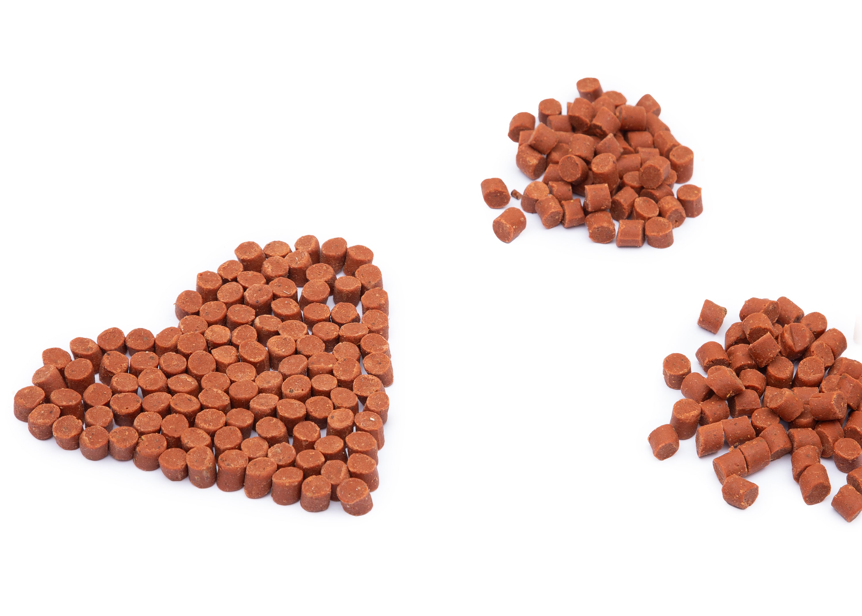 Hundeleckerlis E&P Lachs Softies 200g in Herzform gelegt