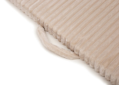 Detailaufnahme Tragegriff Kuschelcord Creme der Wau-Floor Hundematte