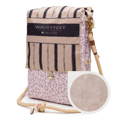 Wau-Backpack Leo Creme in Creme von EMMY & PEPE in der Frontansicht, geschlossen mit Klappe und Tau-Schultergurt