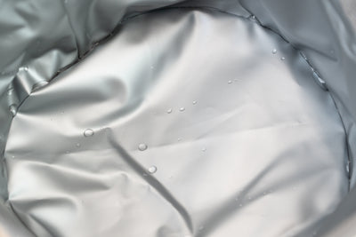 Wau-Kau Futtersack , Farbe Bordeaux, hygienisch dank thermoisolierender Innenbeschichtung