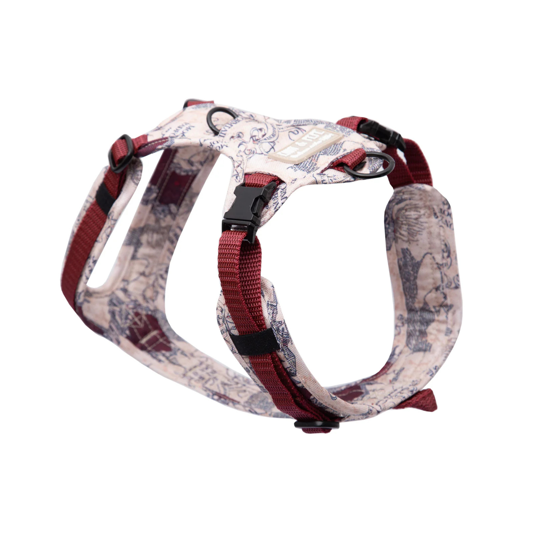 Emmy & Pepe Wau-Move Hundegeschirr, Detailansicht Rückenpatch mit Markenlogo und D-Ring im Vintage-Kartenmuster in Beige und Dunkelrot