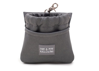 Wau-Pack große Gassitasche, Modell Kunstleder Dark Grey, dunkelgrau - mit vielen Fächern für jeden Spaziergang, mit abnehmbarer Leckerlitasche