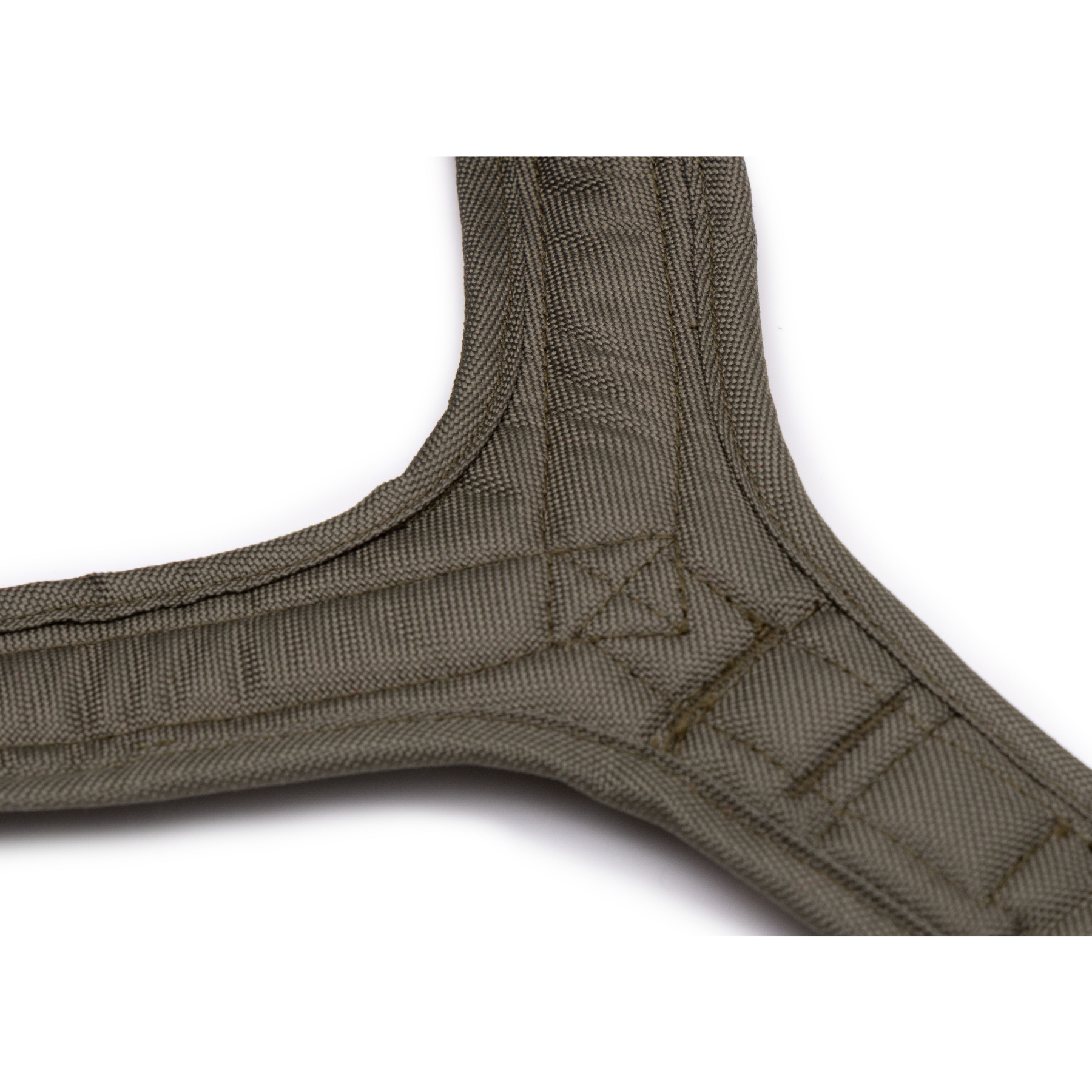 Wau-Safety Sicherheitsgeschirr Polsterung für Hunde auf weißem Hintergrund in der Farbe Lotte in Olive und Sage Green von EMMY & PEPE
