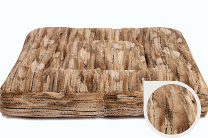 Wau-Bed orthopädisches Hundebett Modell Thalia in Brauntönen in Eckig mit Detail vom Stoff