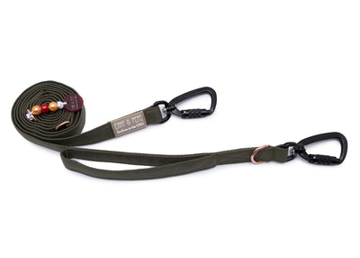 Hundeleine mit integriertem Kurzführer und Sicherheitskarabiner aus robustem Outdoorstoff in modernem Olive von EMMY & PEPE – 2 m lang, 3-fach verstellbar für mittelgroße und große Hunde.