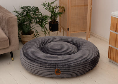 Wau-Bed orthopädisches Hundebett Kuschelcord Creme / Oval / Ansicht im Raum