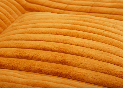 orthopaedisches Hundebett Wau-Bed Kuschelcord Big für Hunde Detailbild des Stoffes in der Farbe Mustard von EMMY & PEPE
