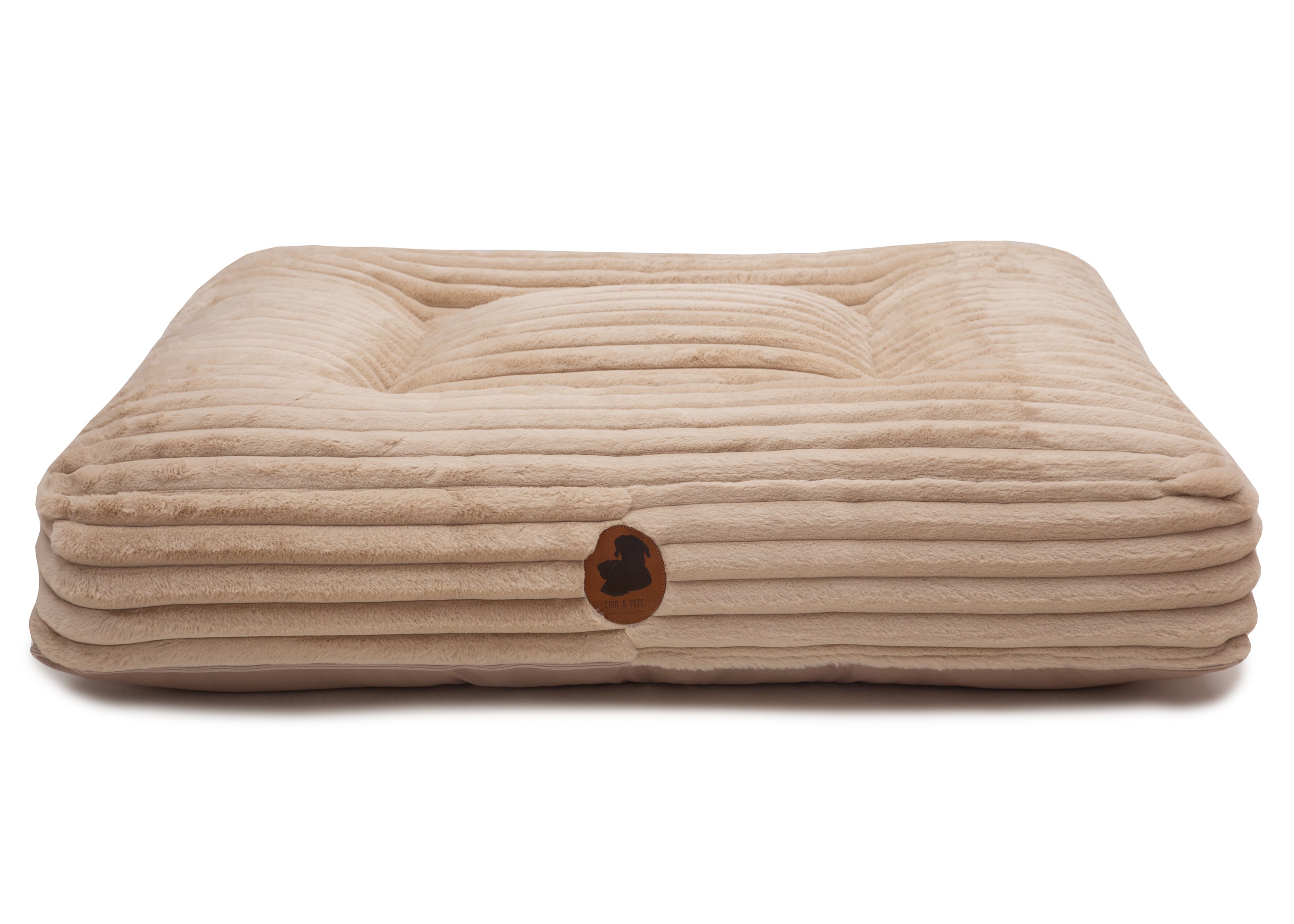 orthopaedisches Hundebett Wau-Bed Kuschelcord Big für Hunde auf weißem Hintergrund in der Farbe Creme in Eckig von EMMY & PEPE