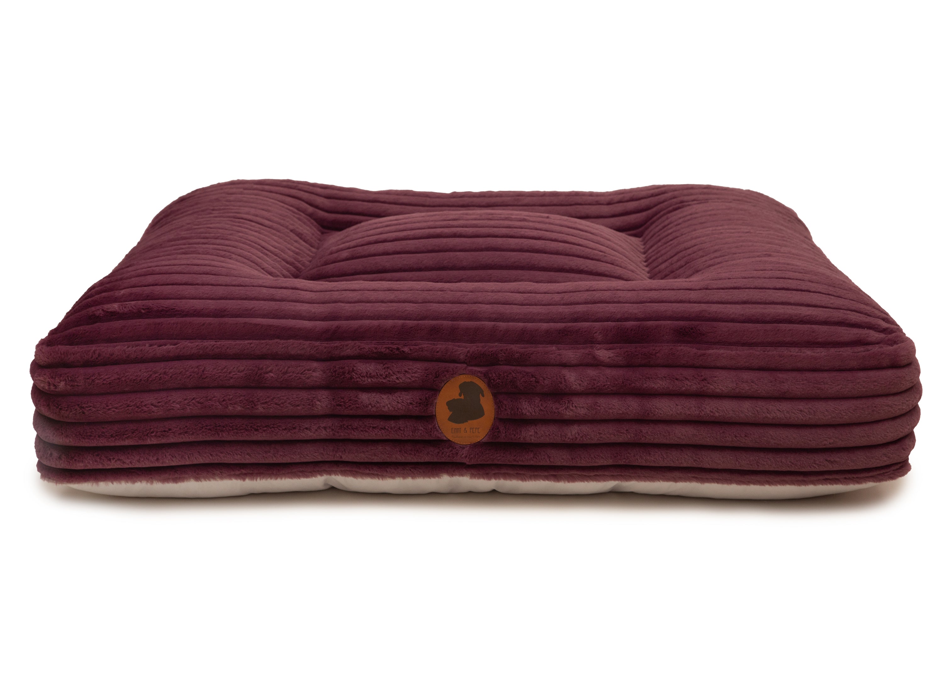 orthopaedisches Hundebett Wau-Bed Kuschelcord Big für Hunde auf weißem Hintergrund in der Farbe Violette in Eckig von EMMY & PEPE