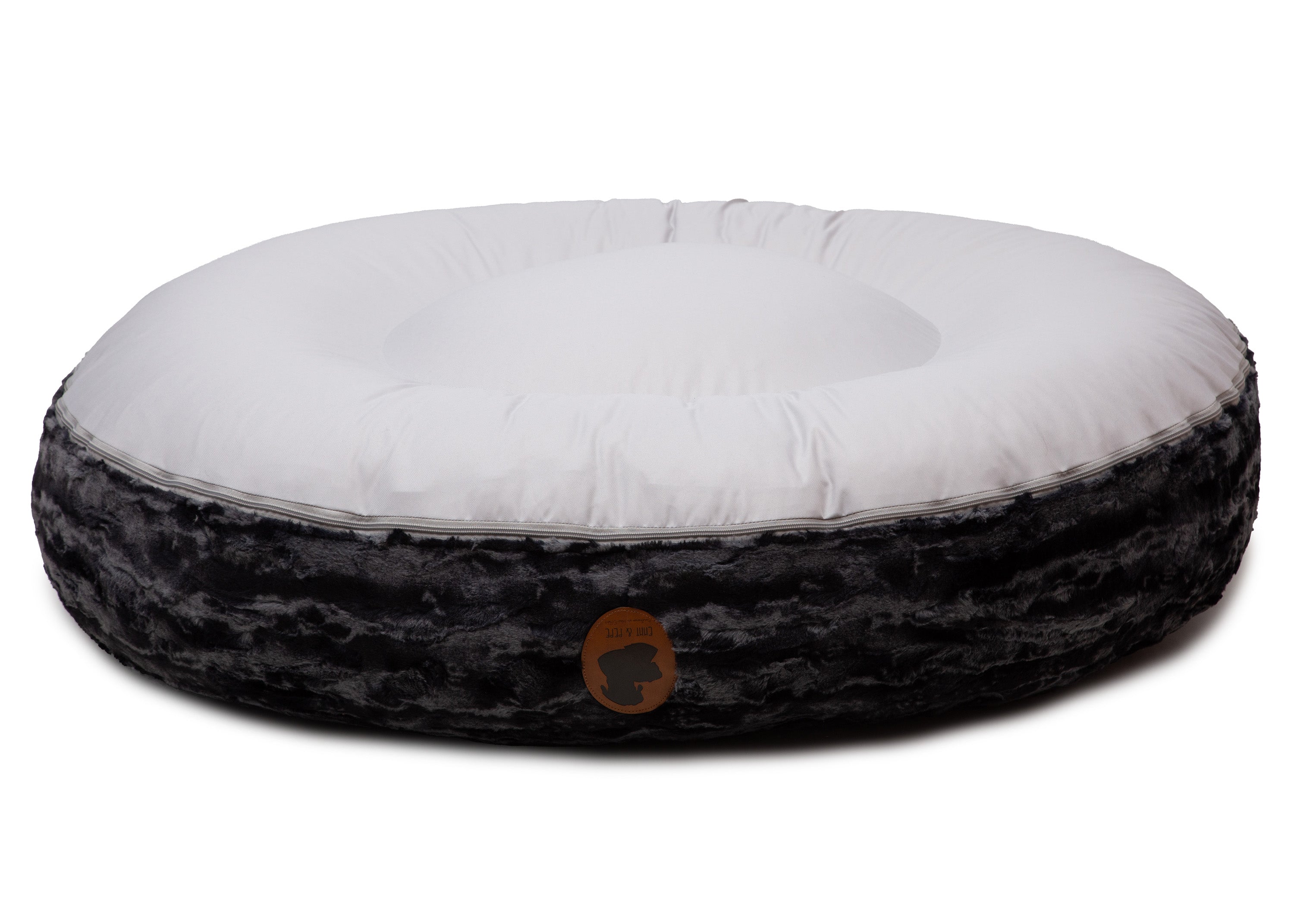 Sommerseite des orthopaedisches Hundebetts Wau-Bed Black Beauty für Hunde auf weißem Hintergrund in der Farbe Grau in Oval von EMMY & PEPE