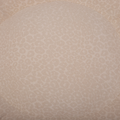 orthopaedisches Hundebett Wau-Bed Leo Creme für Hunde Detailbild des Stoffes in der Farbe Creme mit Leo Muster von EMMY & PEPE