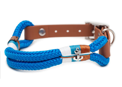 Handgefertigtes Tauhalsband ohne Perlen in Blau mit Weiß-Blau-Brauner Takelung und Biothane-Verschluss für Hunde – robust, vegan und individuell verstellbar von EMMY&PEPE