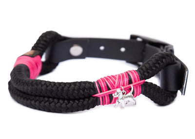 Handgefertigtes Tauhalsband ohne Perlen in Schwarz mit pinker Takelung und Biothane-Verschluss für Hunde – robust, vegan und individuell verstellbar von EMMY&PEPE