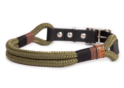 Handgefertigtes Tauhalsband ohne Perlen in Olive mit Schwarz-Brauner Takelung und Biothane-Verschluss für Hunde – robust, vegan und individuell verstellbar von EMMY&PEPE