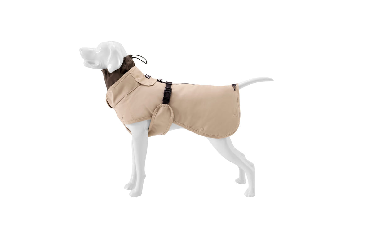 Wau-Coat in Taupe von der Seite: Hundemantel mit wasserdichtem Oberstoff mit Klickverschluss und Bauchschutz