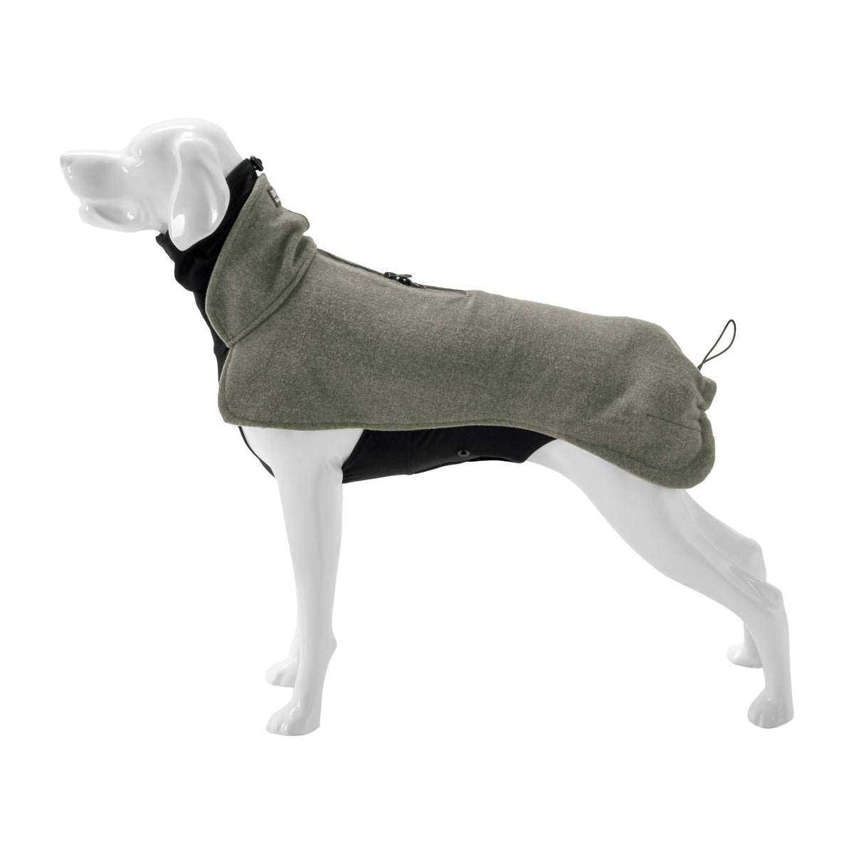 Wau-Jumper in Olive an der Hundefigur, Seitenansicht mit Rollkragen und per Kordelzug gerafftem Hinterteil